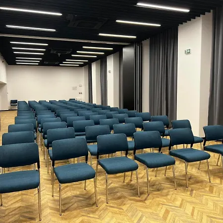 Отель Campus 90 - Free Parking 4*