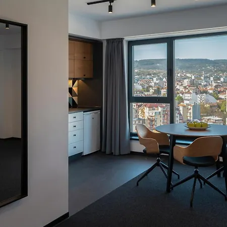 Campus 90 - Free Parking וארנה