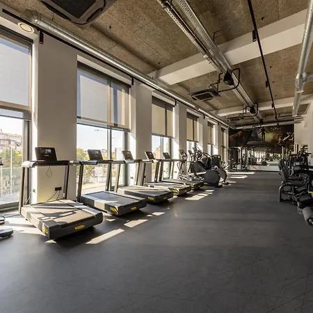 Отель Campus 90 - Free Parking 4*