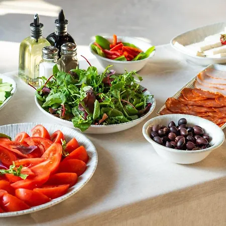 Campus 90 - Free Parking Отель