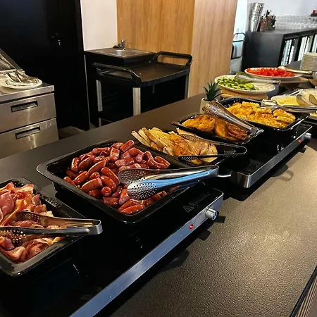 Campus 90 - Free Parking Отель 4*