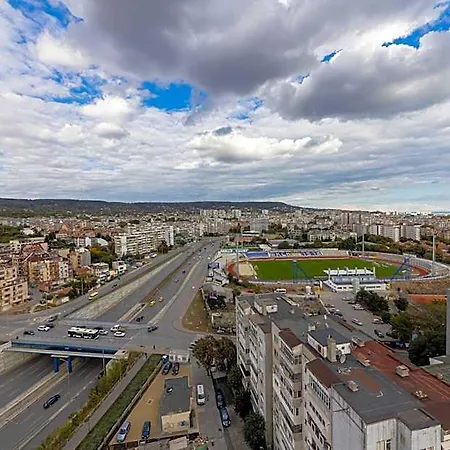 Отель Campus 90 - Free Parking 4*