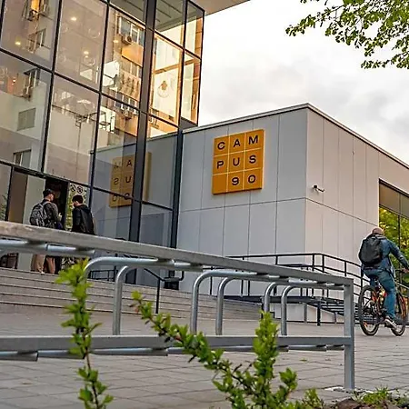 Campus 90 - Free Parking Отель
