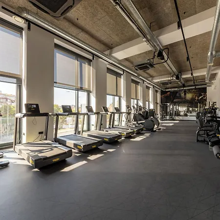 Campus 90 - Free Parking Отель 4*